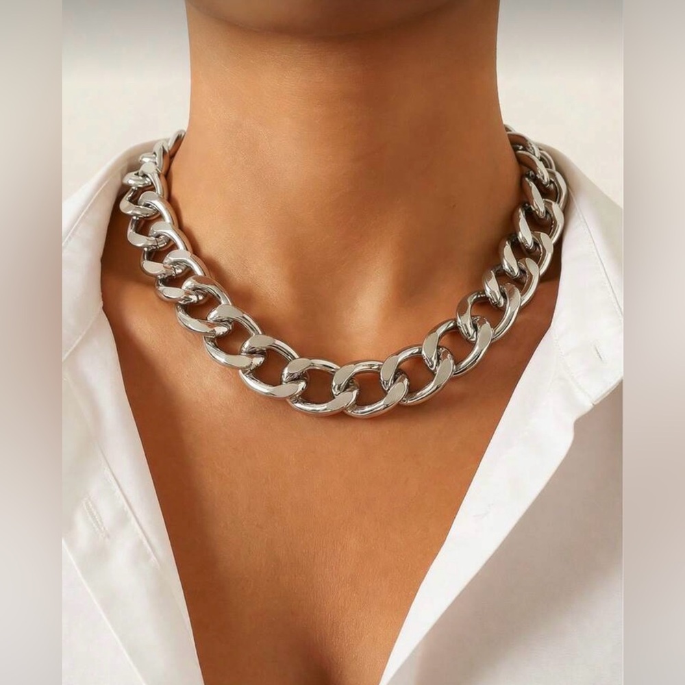 Silver Tone‎ Chunky Chain Necklace